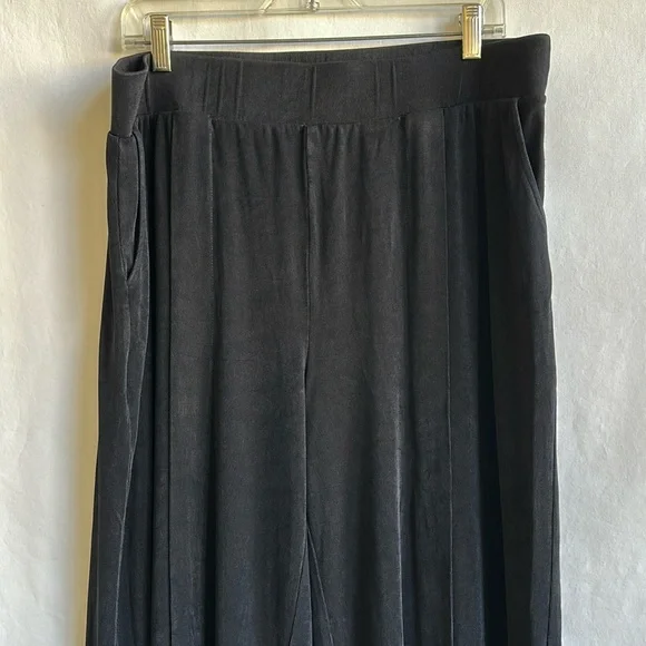 Chico’s Travelers black high rise wide leg stretchy pants, size 3 (16) - Picture 2 of 10